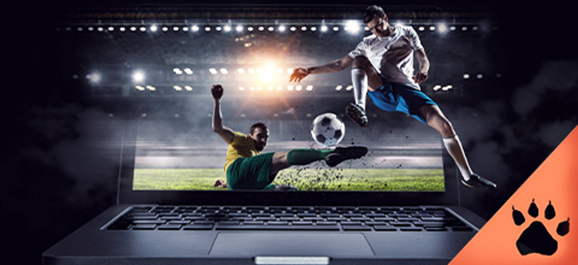 Fútbol en pantalla de portátil con jugadores en acción.